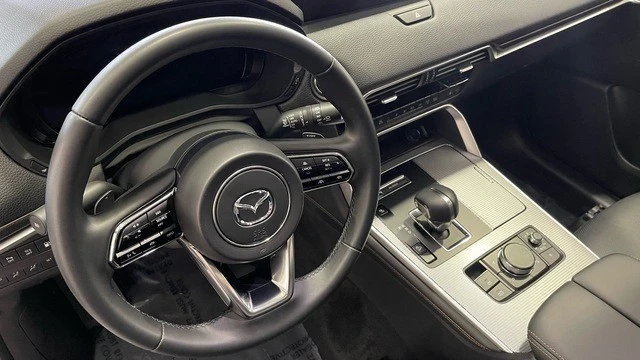 2025 Mazda CX-70 - Image 28 of 31