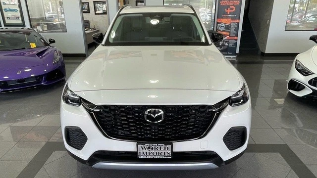 2025 Mazda CX-70 - Image 9 of 31