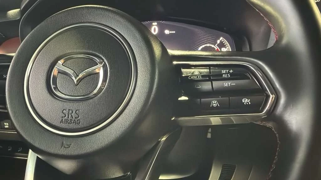 2025 Mazda CX-70 - Image 16 of 31