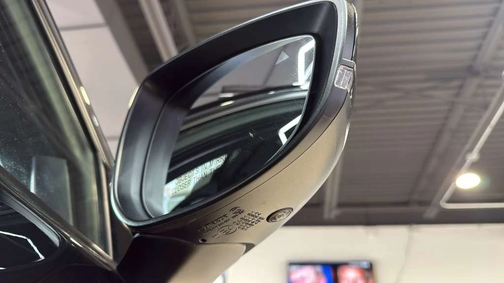 2025 Mazda CX-70 - Image 5 of 31