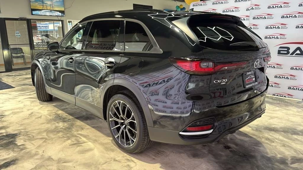 2025 Mazda CX-70 - Image 11 of 31