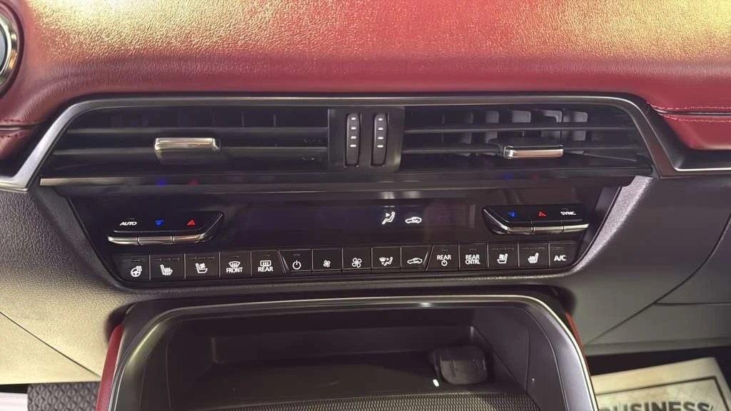 2025 Mazda CX-70 - Image 25 of 31