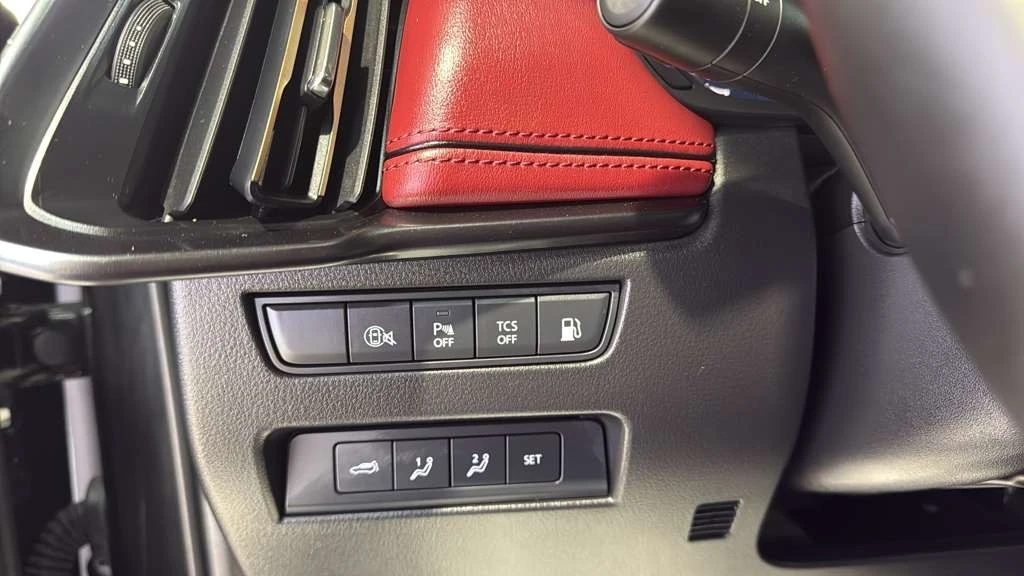 2025 Mazda CX-70 - Image 18 of 31