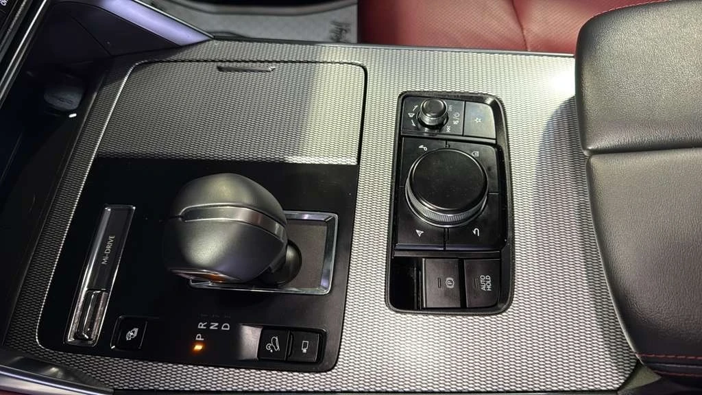2025 Mazda CX-70 - Image 27 of 31