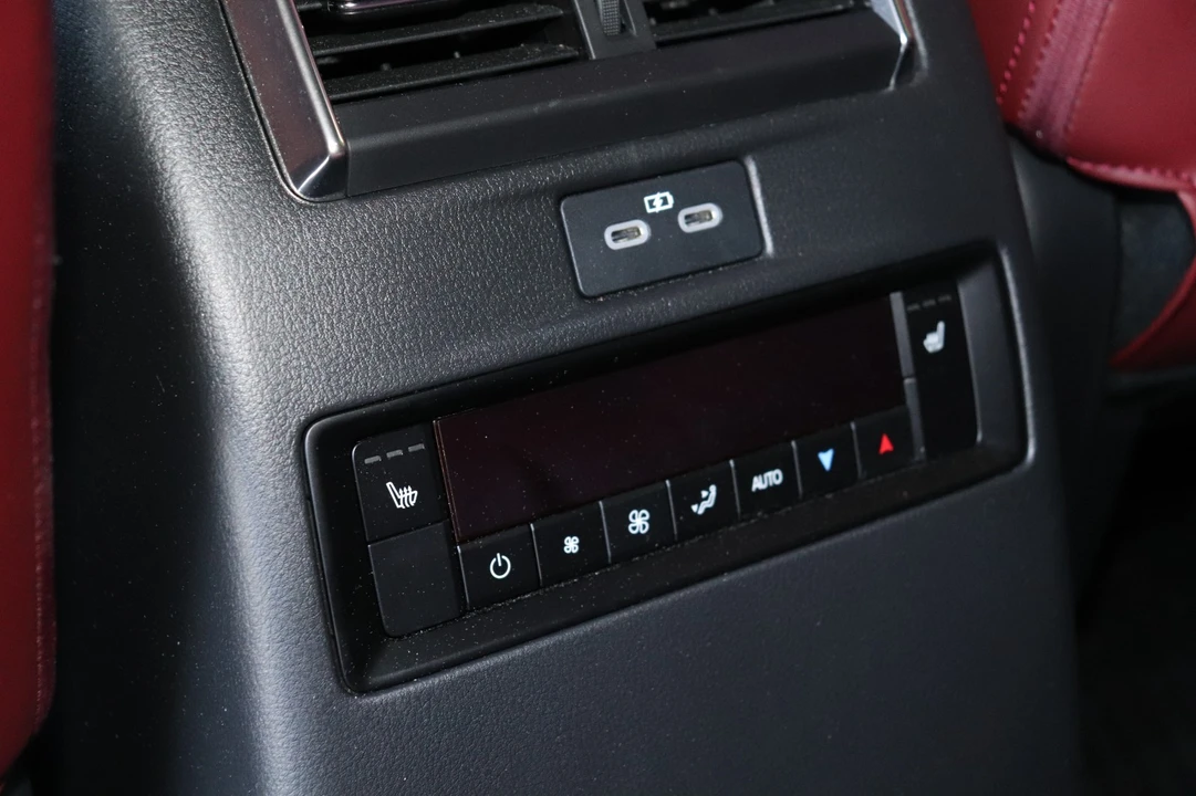 2025 Mazda CX-70 - Image 11 of 17