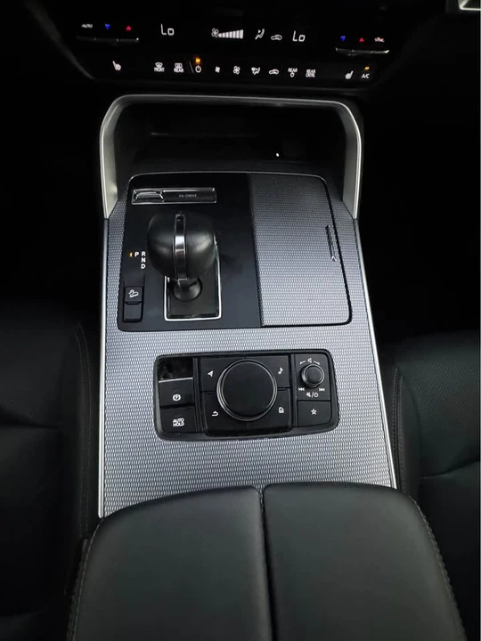 2025 Mazda CX-70 - Image 10 of 14