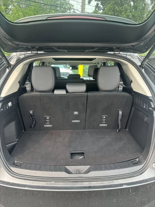 2025 Mazda CX-90 - Image 7 of 10