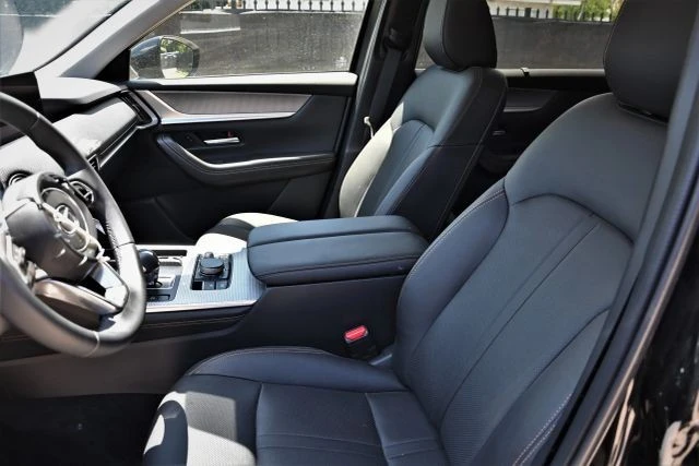 2025 Mazda CX-90 - Image 16 of 24