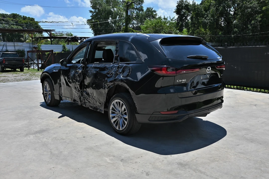 2025 Mazda CX-90 - Image 5 of 21