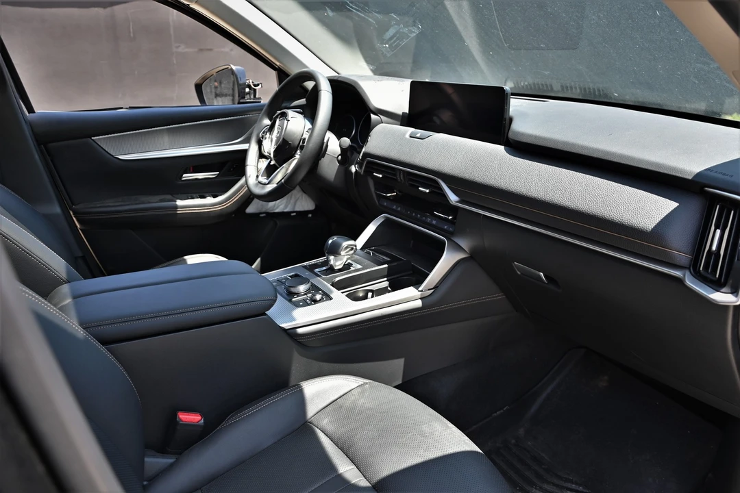 2025 Mazda CX-90 - Image 18 of 21