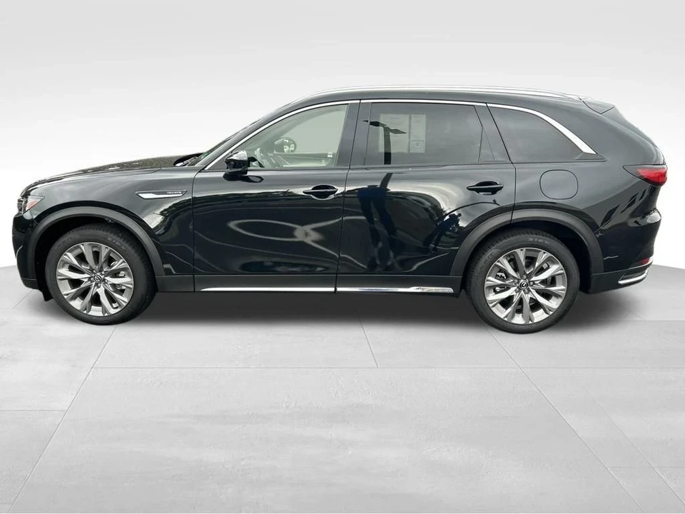 2025 Mazda CX-90 - Image 2 of 12