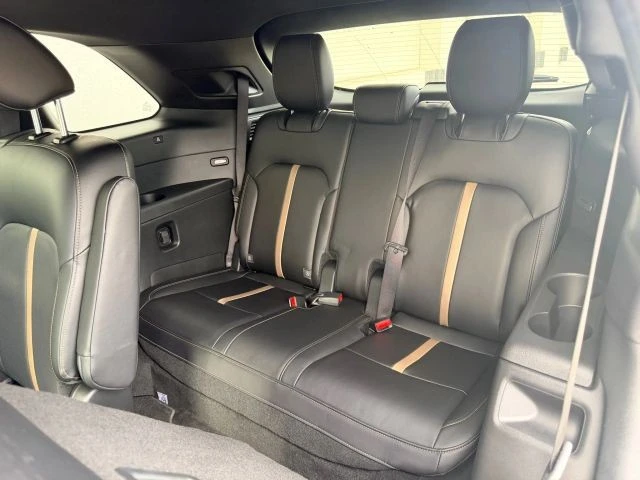 2025 Mazda CX-90 - Image 13 of 21