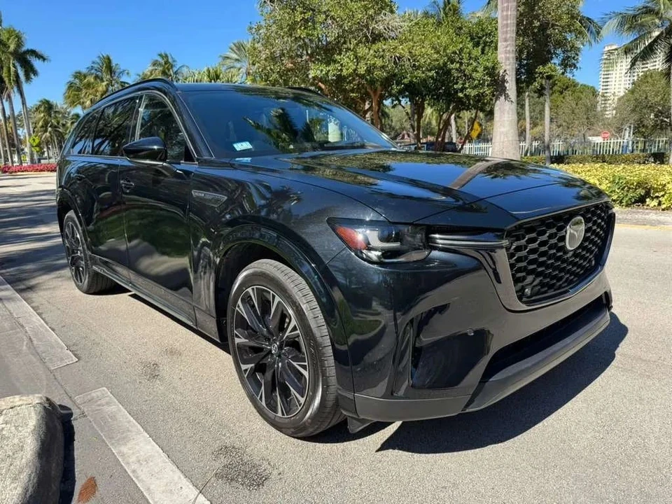 2025 Mazda CX-90 - Image 2 of 12