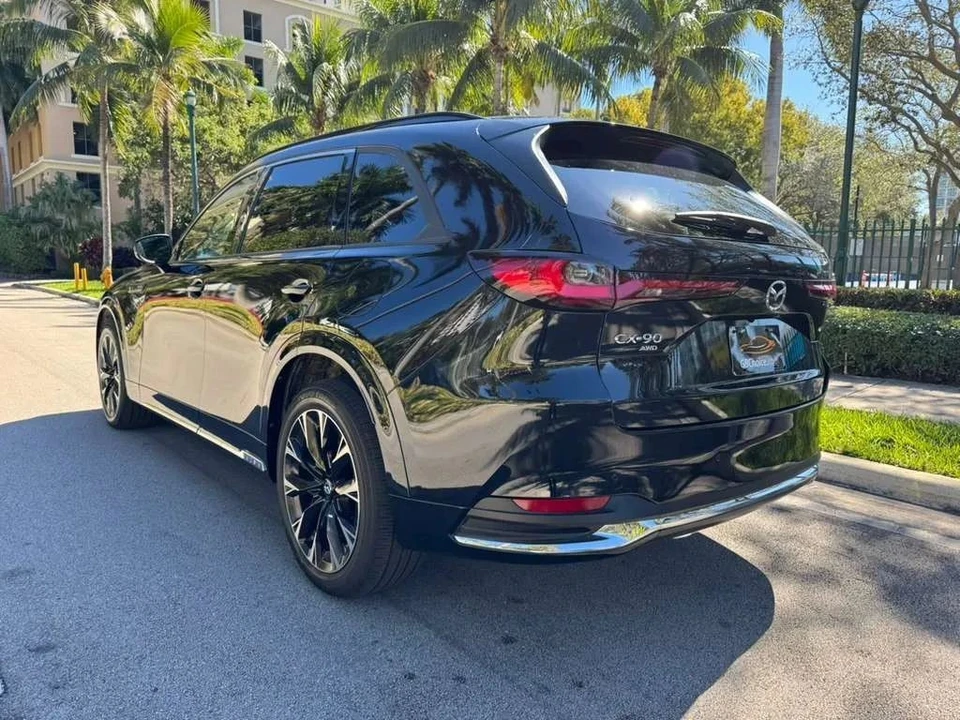 2025 Mazda CX-90 - Image 5 of 12