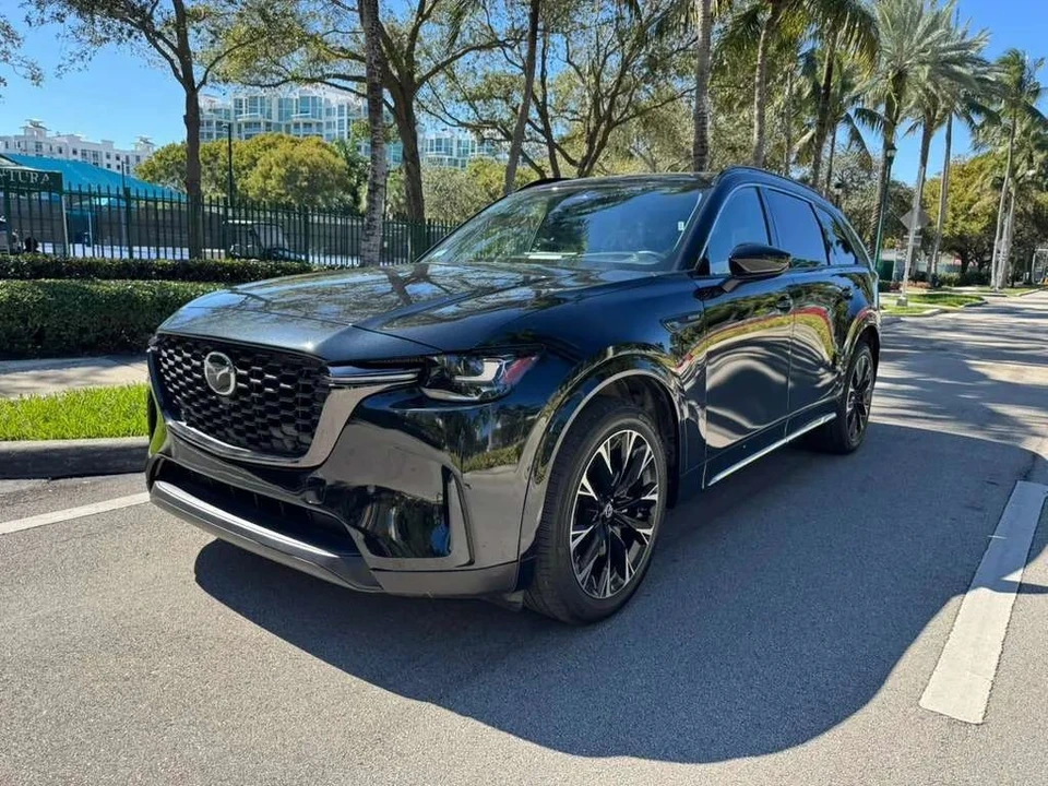 2025 Mazda CX-90 - Image 4 of 12