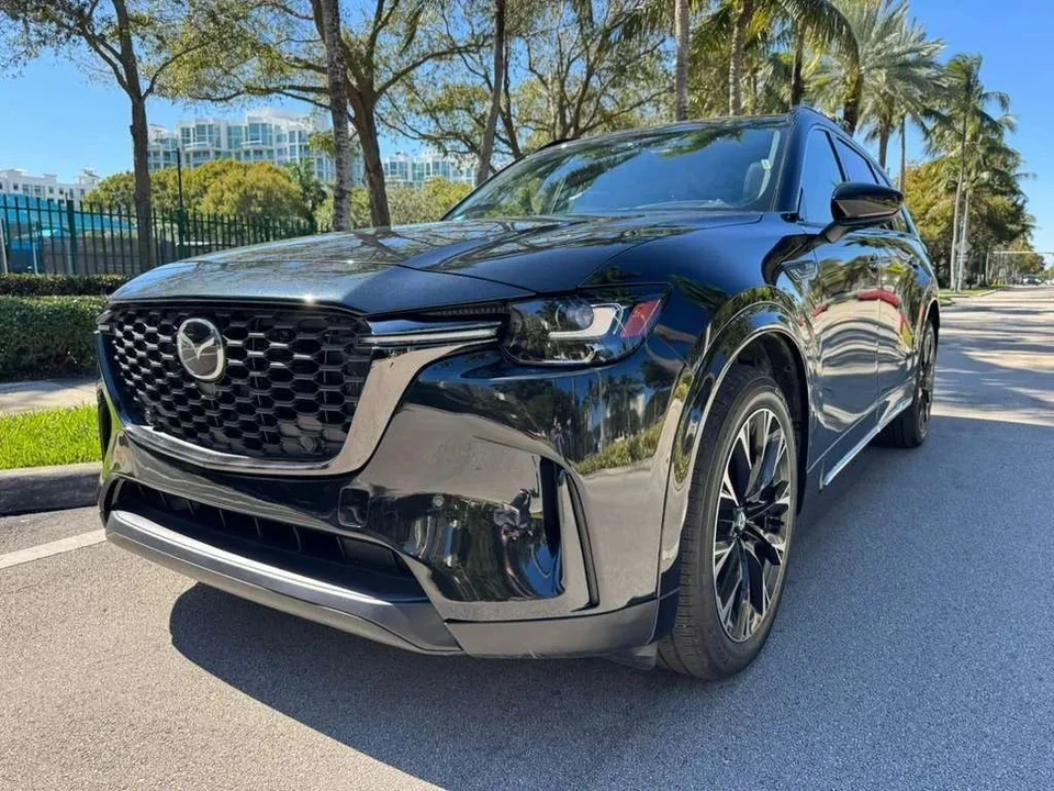 2025 Mazda CX-90 - Image 9 of 12