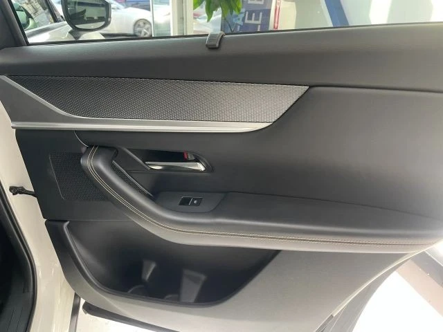 2025 Mazda CX-90 - Image 26 of 31