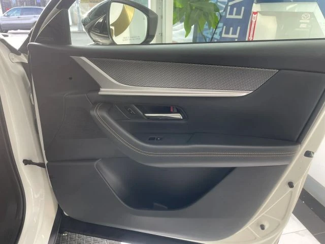2025 Mazda CX-90 - Image 29 of 31