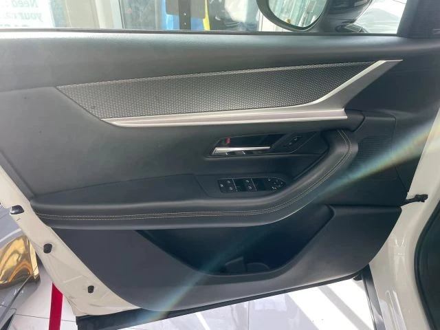 2025 Mazda CX-90 - Image 9 of 31