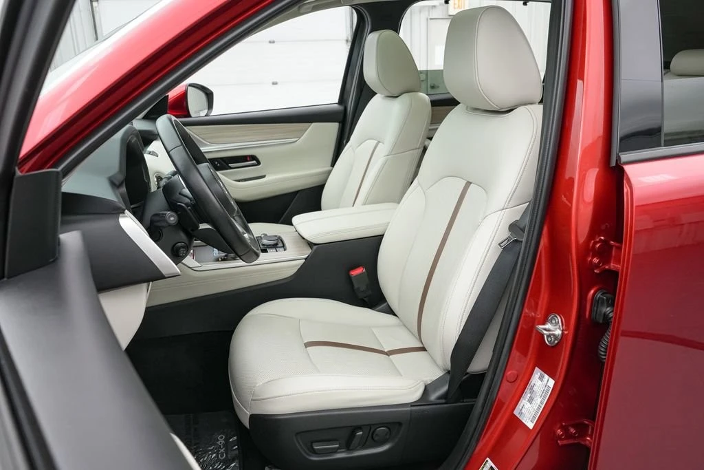 2025 Mazda CX-90 - Image 14 of 21