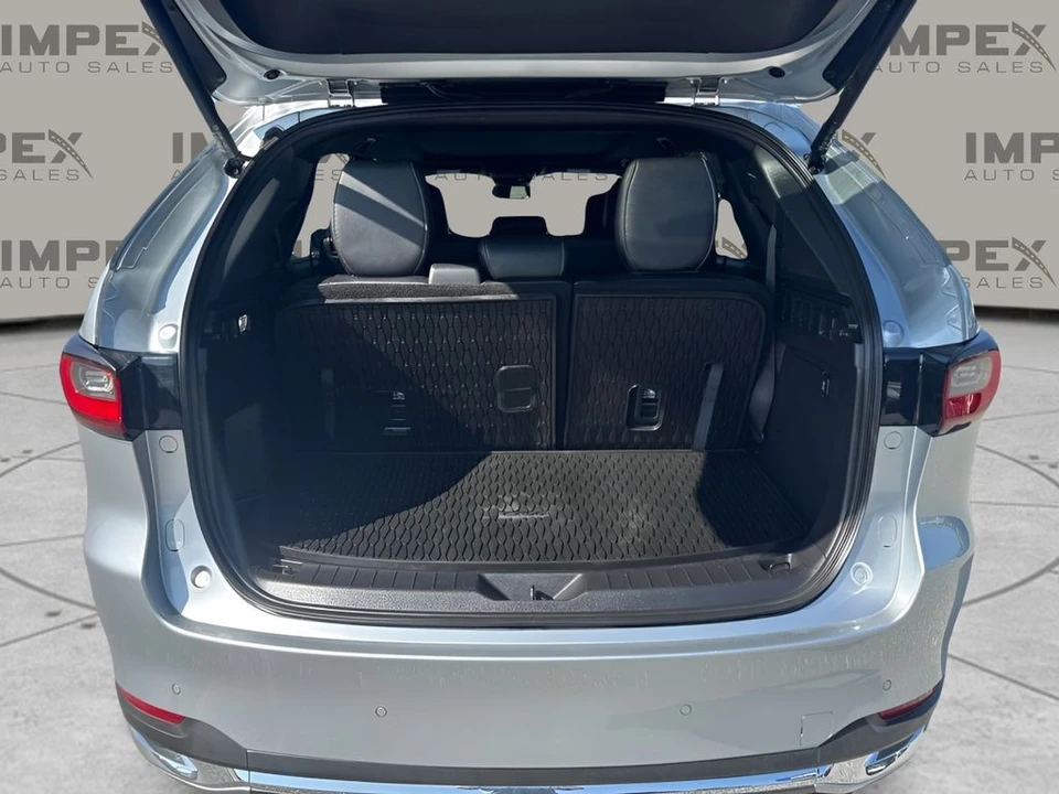 2025 Mazda CX-90 - Image 26 of 31
