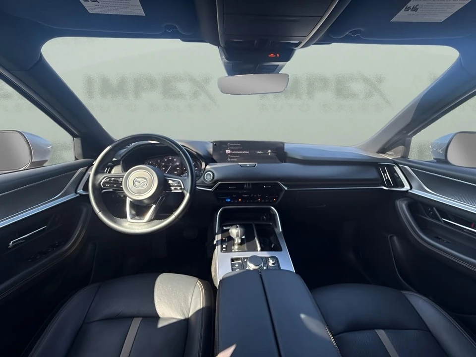 2025 Mazda CX-90 - Image 13 of 31