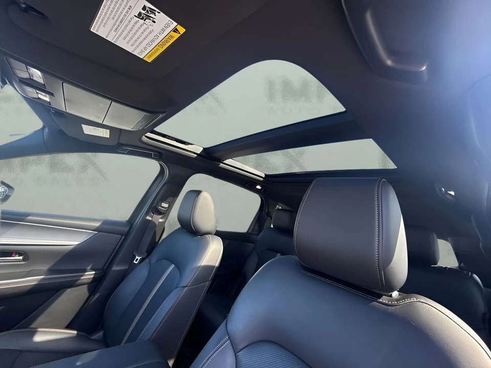 2025 Mazda CX-90 - Image 10 of 31