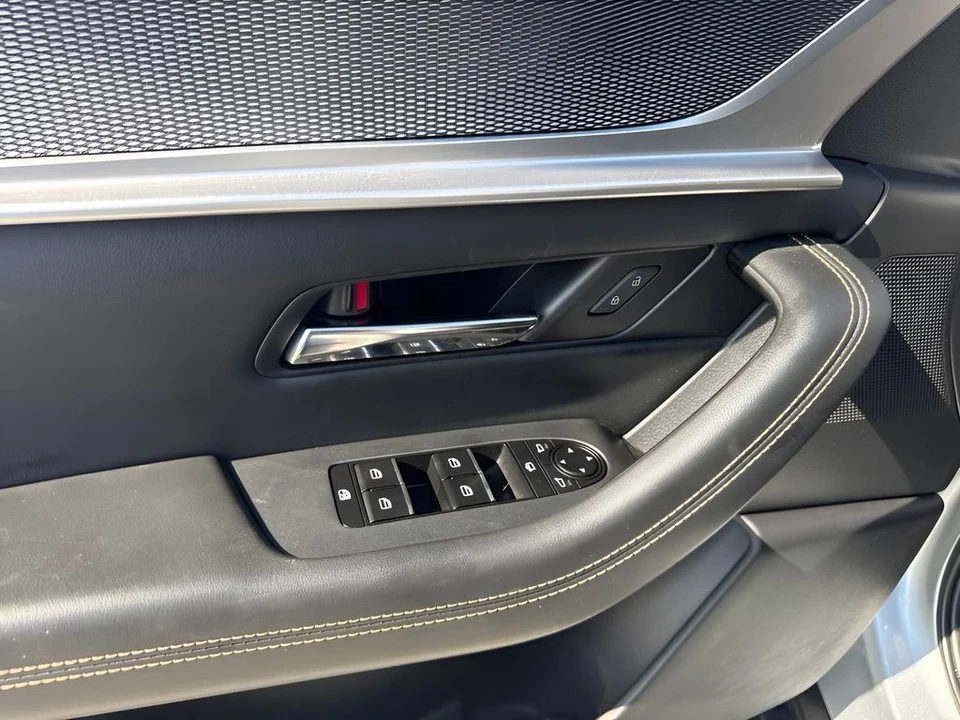 2025 Mazda CX-90 - Image 25 of 31