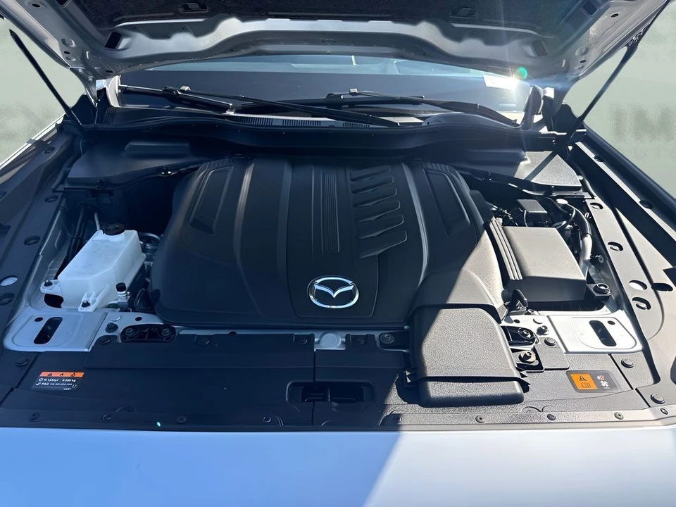2025 Mazda CX-90 - Image 28 of 31