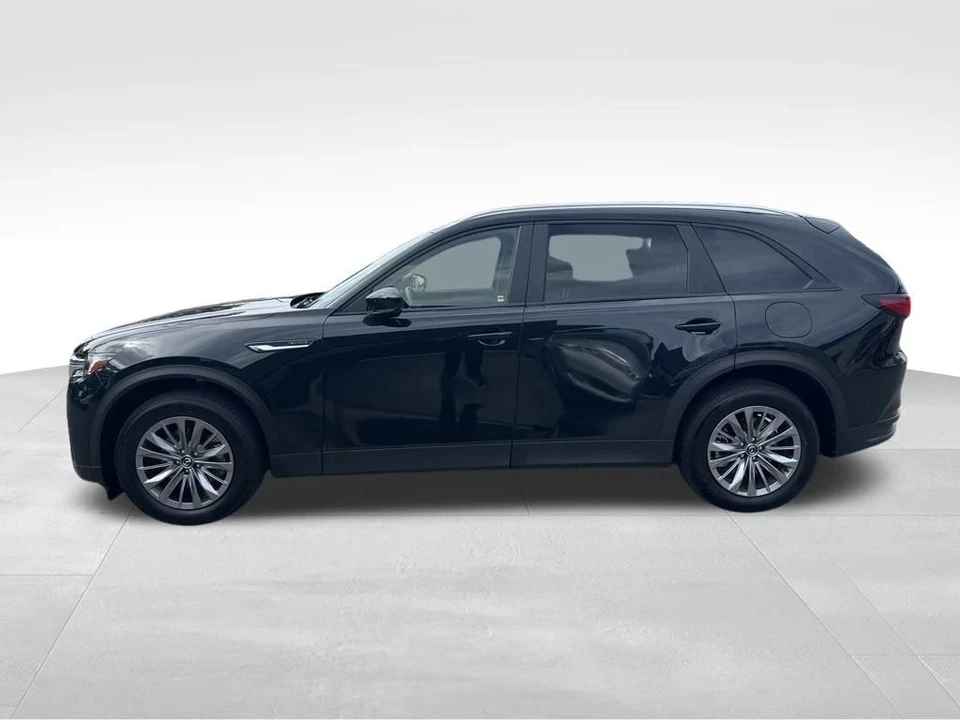 2025 Mazda CX-90 - Image 2 of 12