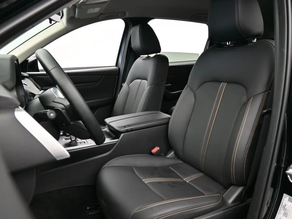2025 Mazda CX-90 - Image 10 of 12