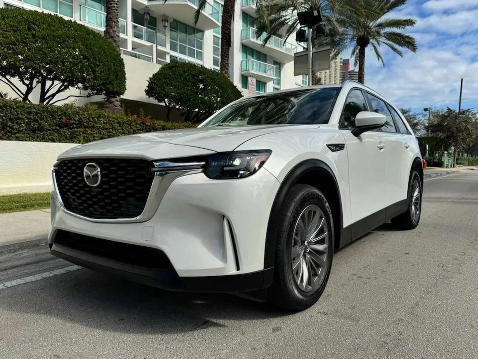 2025 Mazda CX-90 - Image 4 of 12