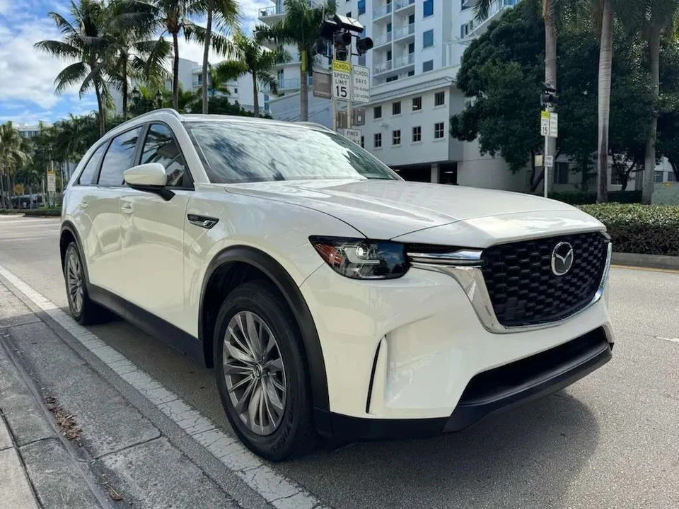 2025 Mazda CX-90 - Image 2 of 12