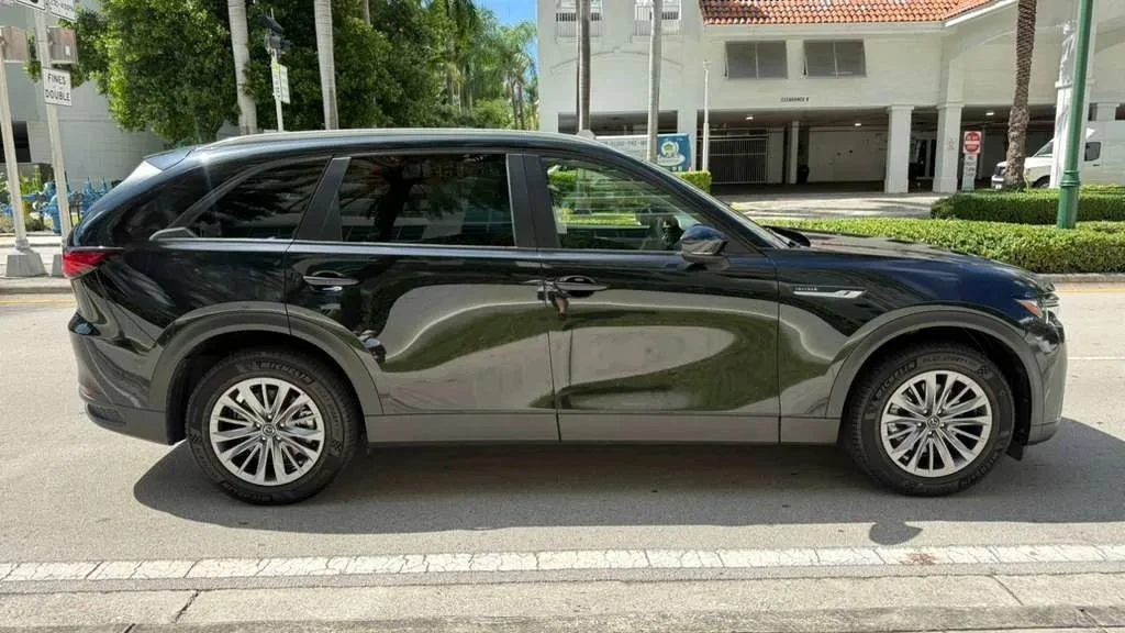2025 Mazda CX-90 - Image 7 of 12