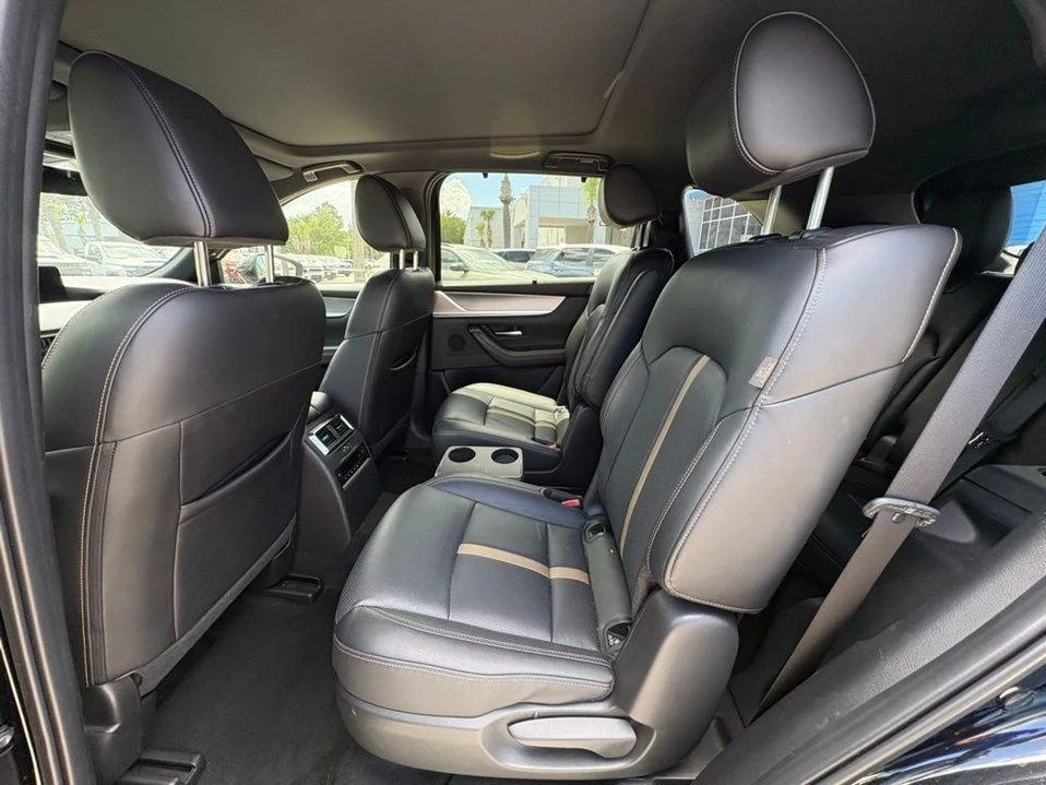 2025 Mazda CX-90 - Image 8 of 11