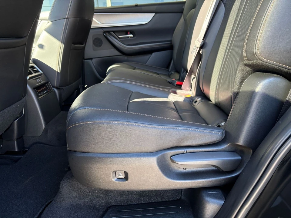2025 Mazda CX-90 - Image 24 of 31