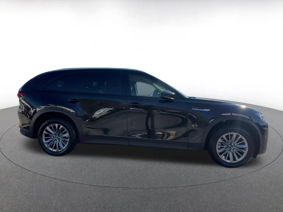 2025 Mazda CX-90 - Image 13 of 31