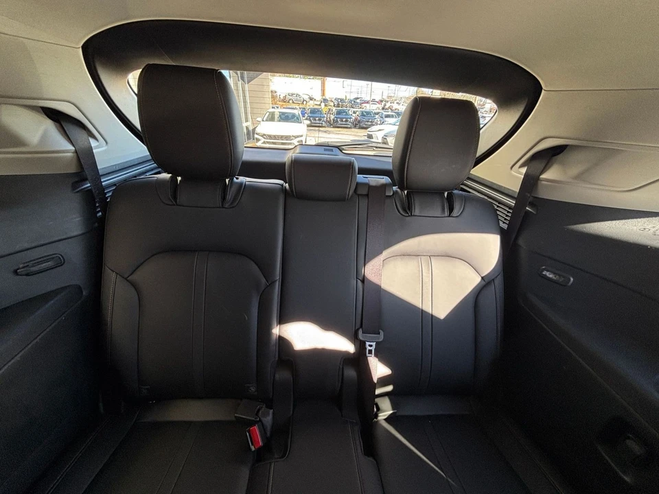 2025 Mazda CX-90 - Image 28 of 31