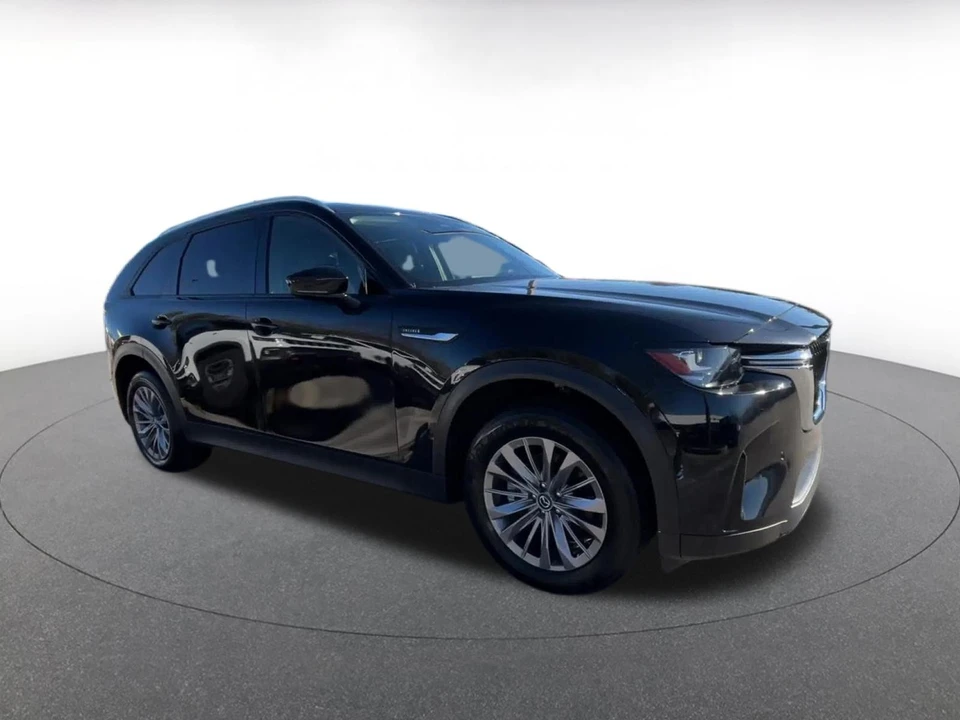 2025 Mazda CX-90 - Image 2 of 31