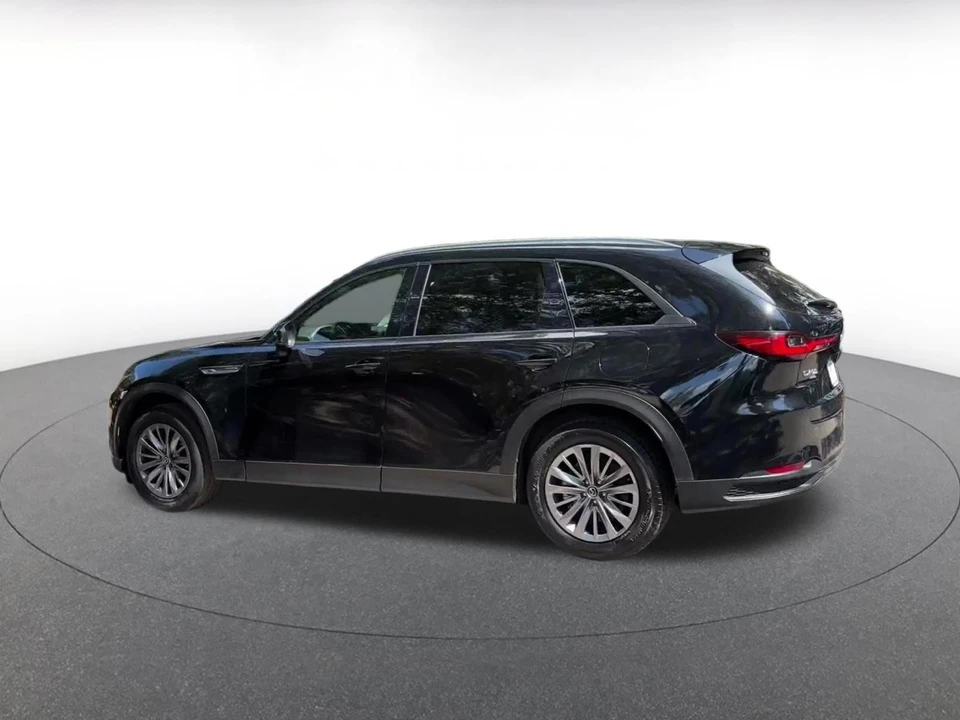 2025 Mazda CX-90 - Image 9 of 31