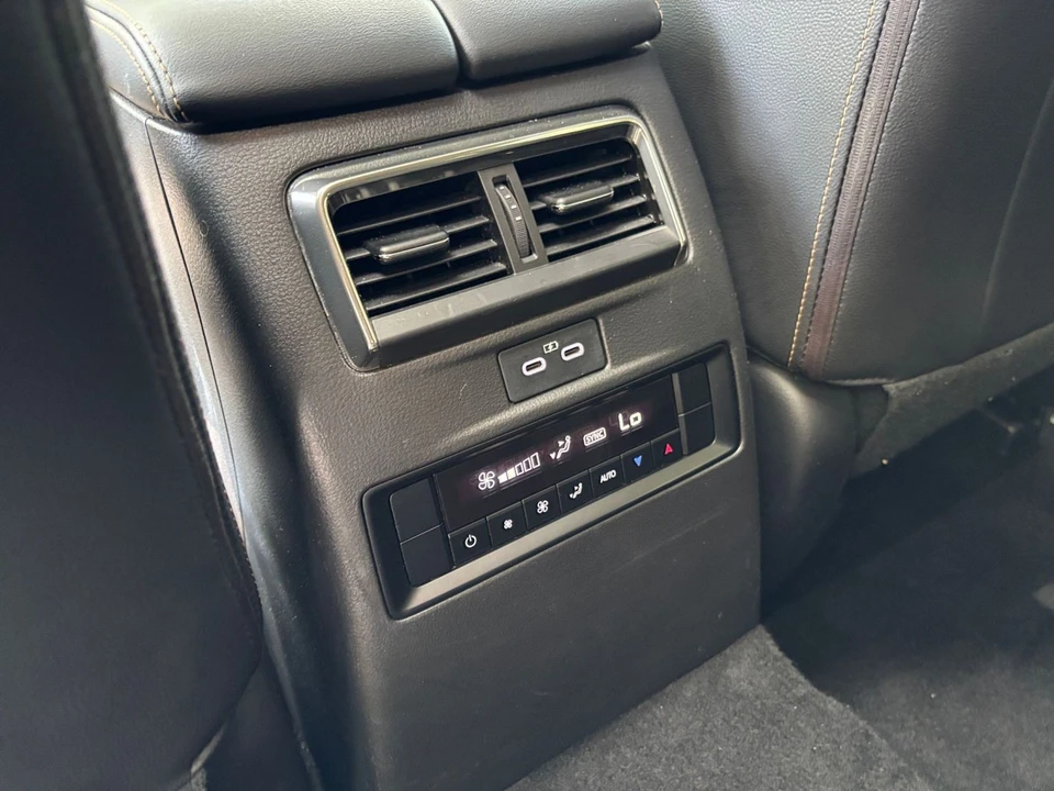 2025 Mazda CX-90 - Image 24 of 31