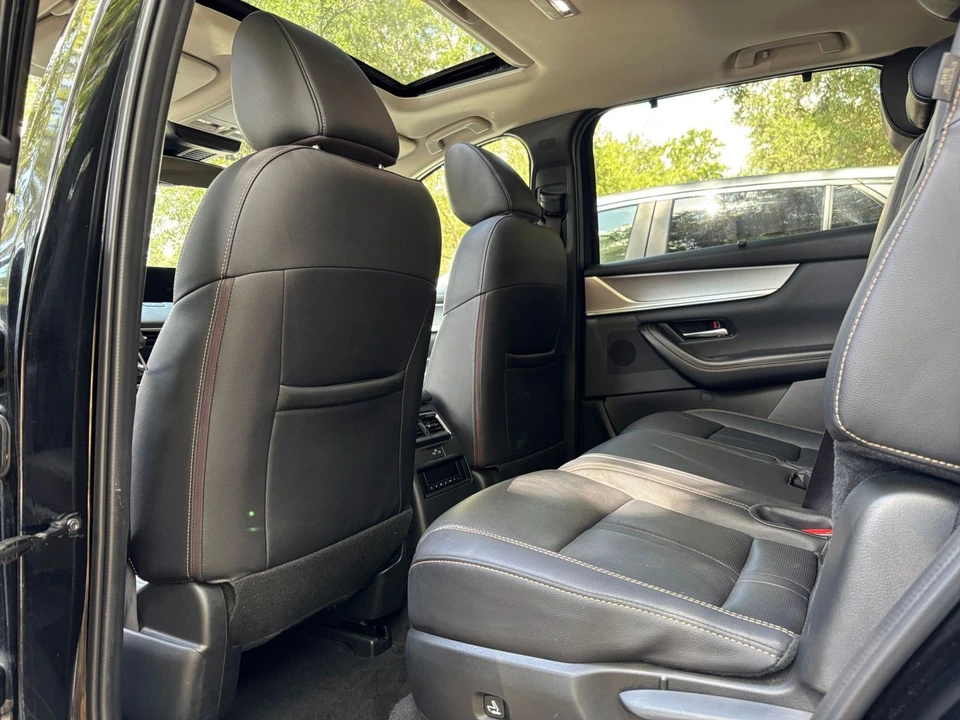 2025 Mazda CX-90 - Image 26 of 31
