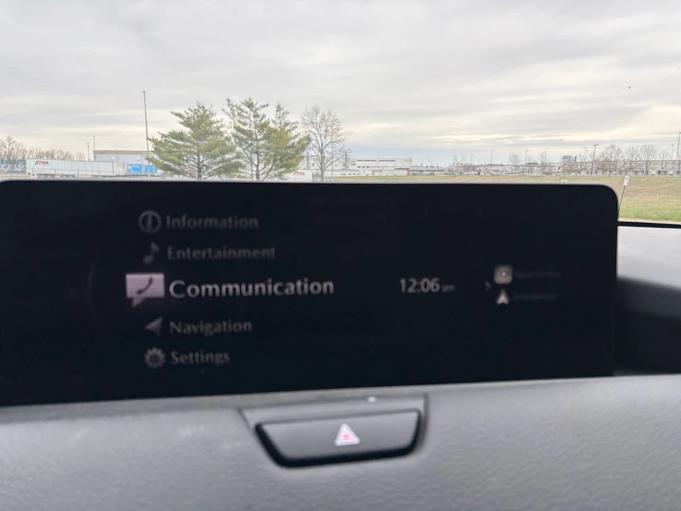 2025 Mazda CX-90 - Image 16 of 31