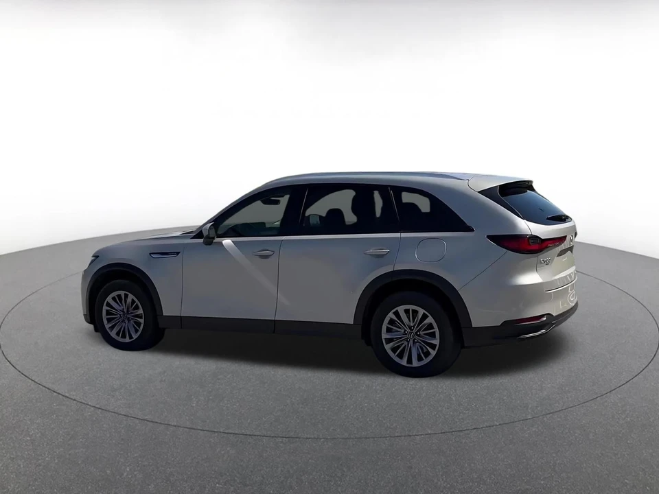 2025 Mazda CX-90 - Image 8 of 31