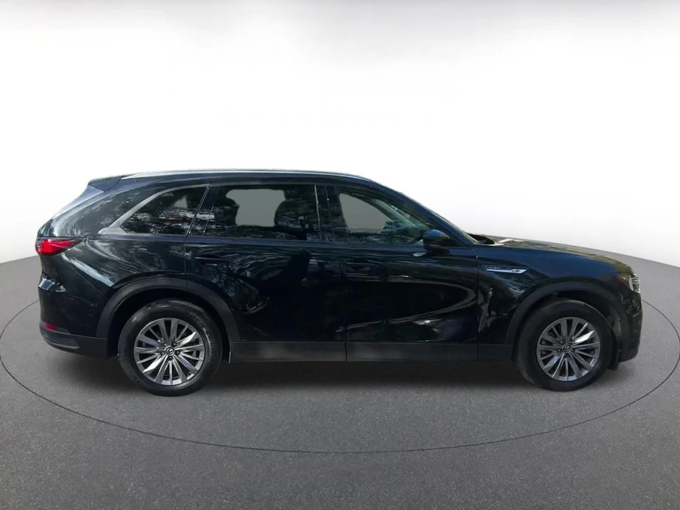2025 Mazda CX-90 - Image 12 of 31