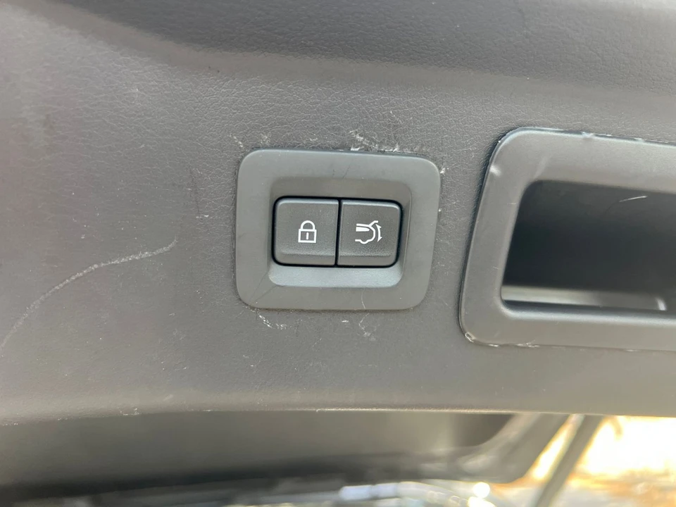 2025 Mazda CX-90 - Image 20 of 31