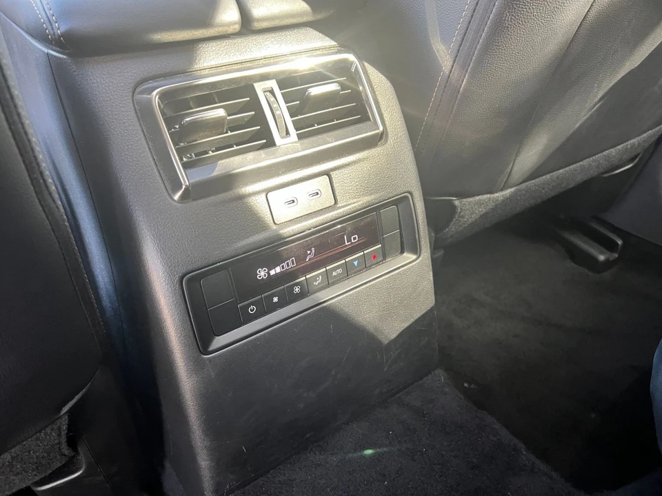 2025 Mazda CX-90 - Image 21 of 31