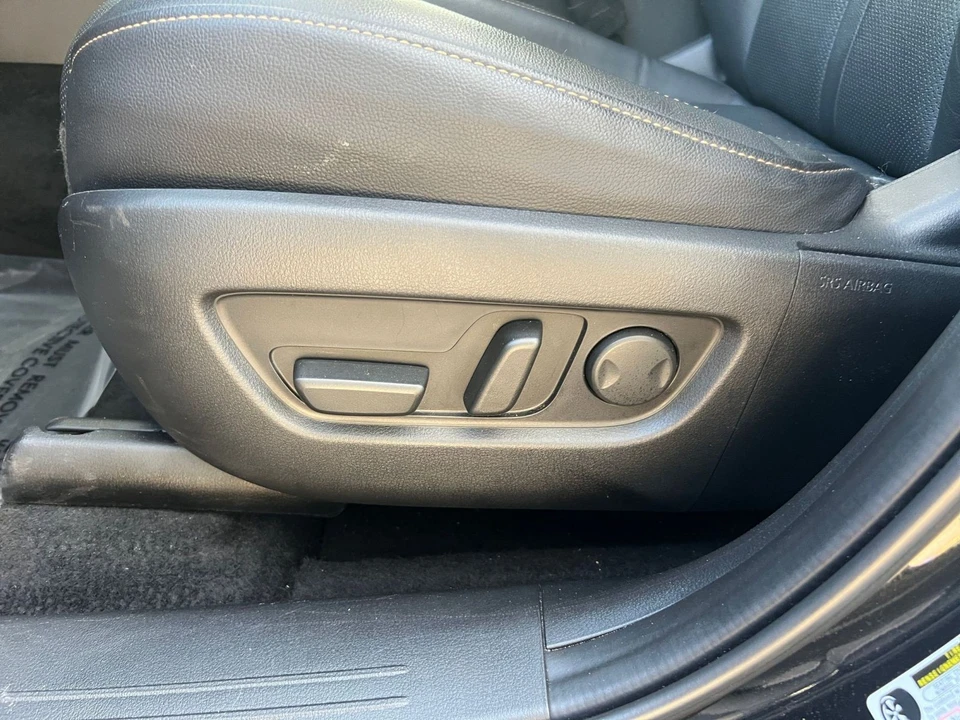 2025 Mazda CX-90 - Image 19 of 31