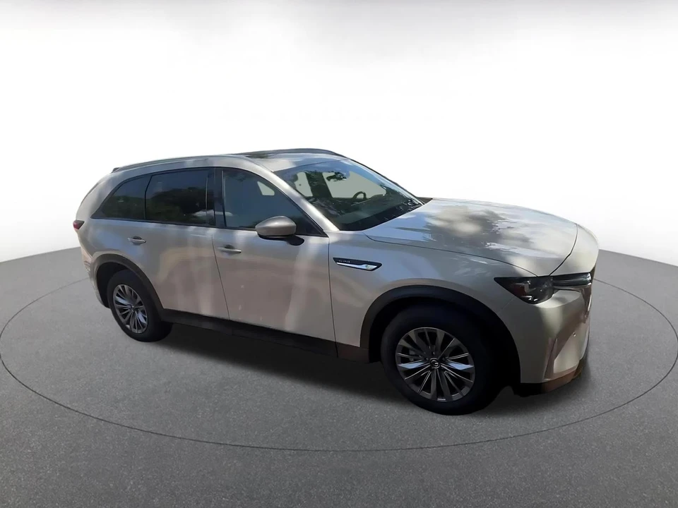 2025 Mazda CX-90 - Image 2 of 31