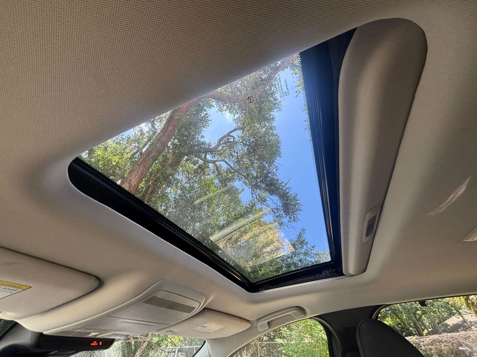 2025 Mazda CX-90 - Image 28 of 31